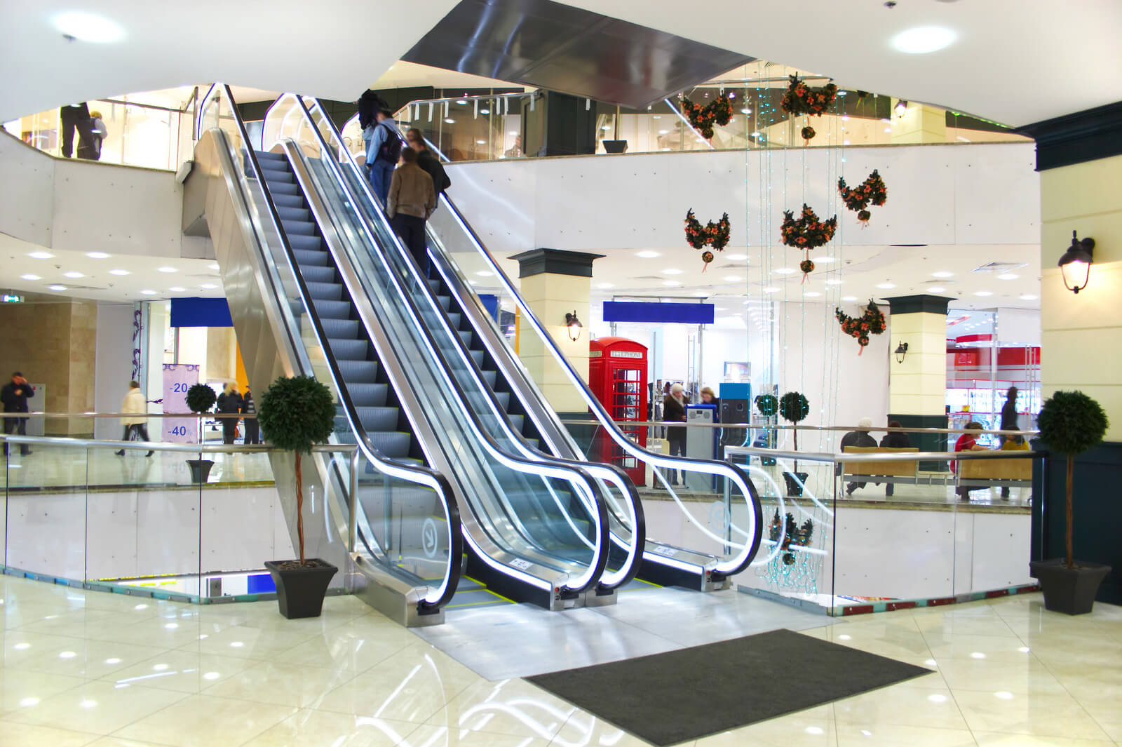 shopping centre cleaning service